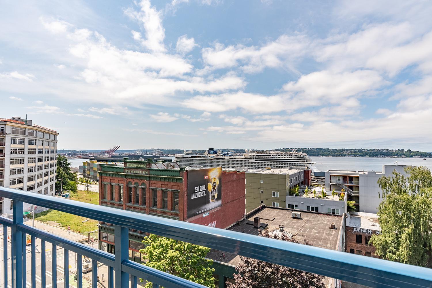 Among The Trees: In Belltown W/parking! Appartement *
